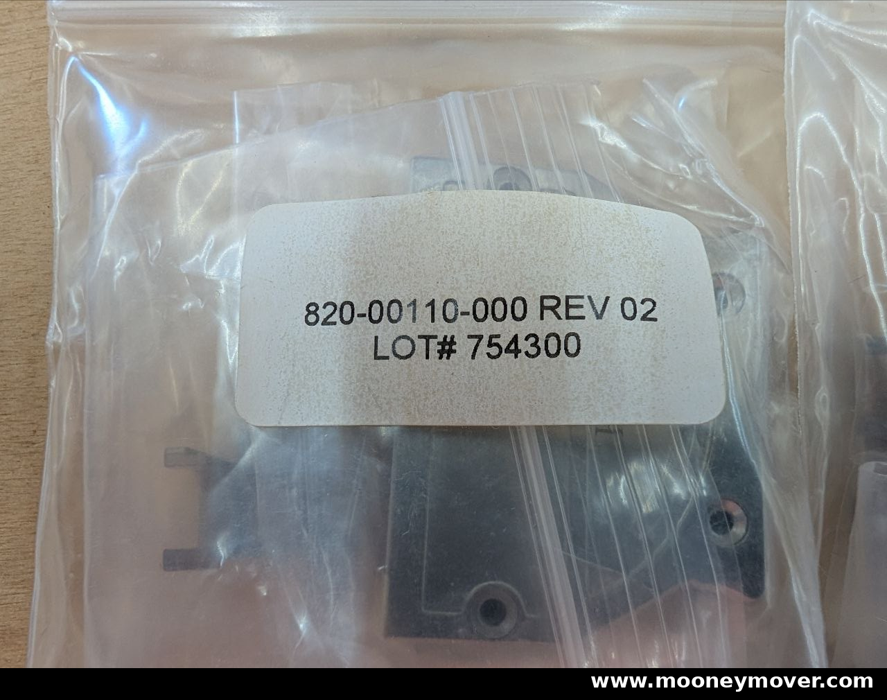 PY-0040 — 02 bagged connector assembly 820 00110 000 — actual item or package view