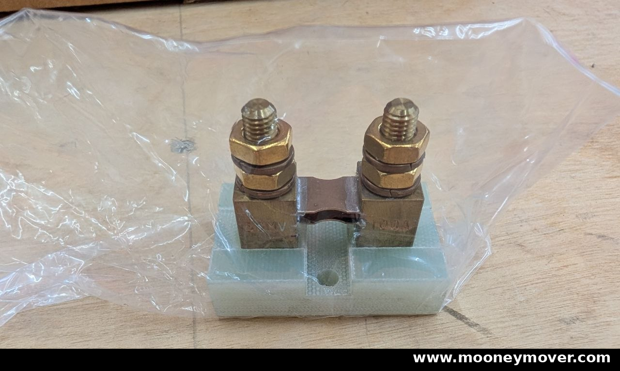 PY-0042 — 02 ammeter shunt complete view — actual item or package view